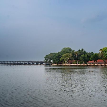 Ktdc Kumarakom Gateway Resort Alappuzha Zewnętrze zdjęcie
